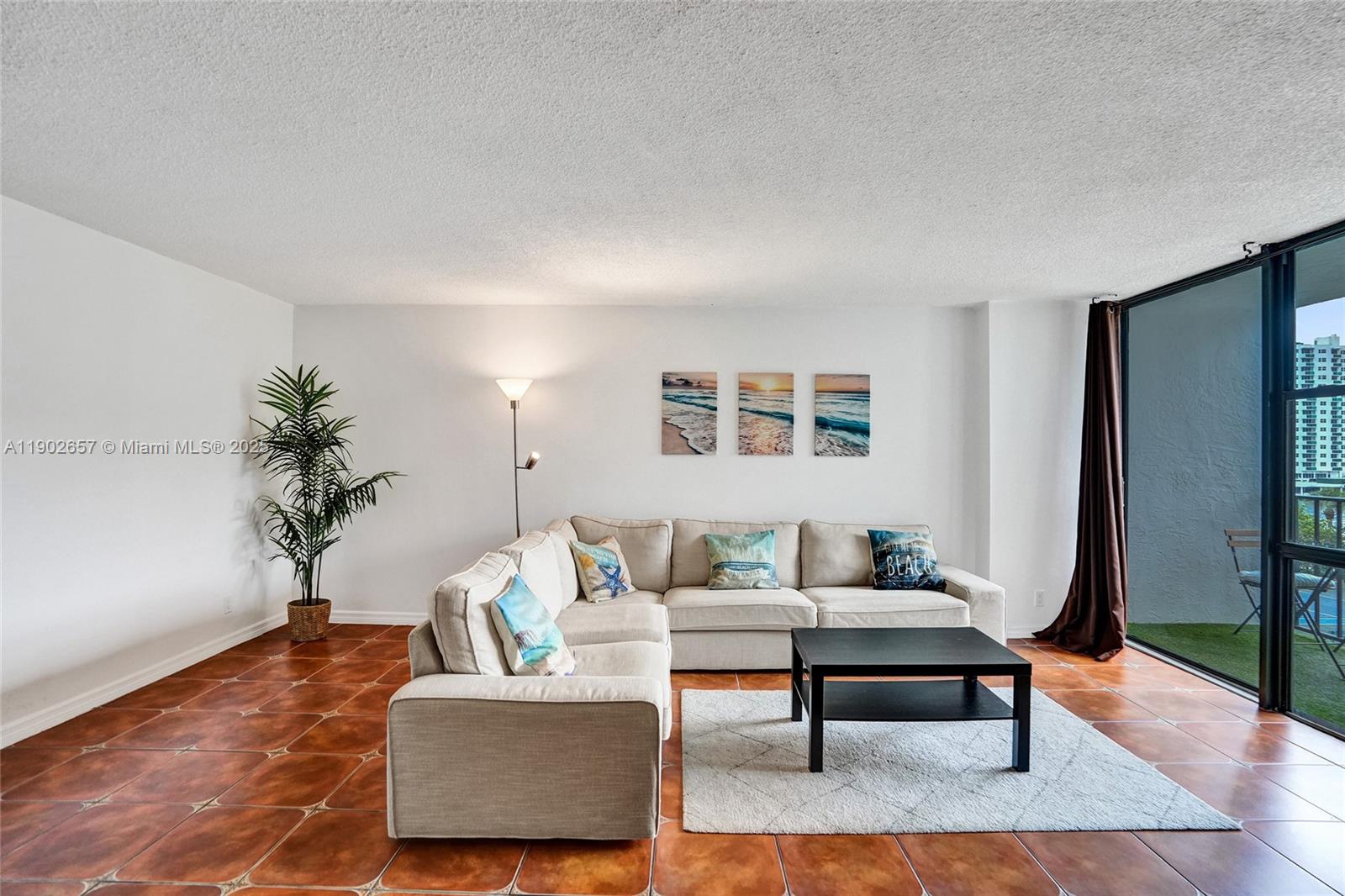 OCEANVIEW PARK CONDO - Residential Lease