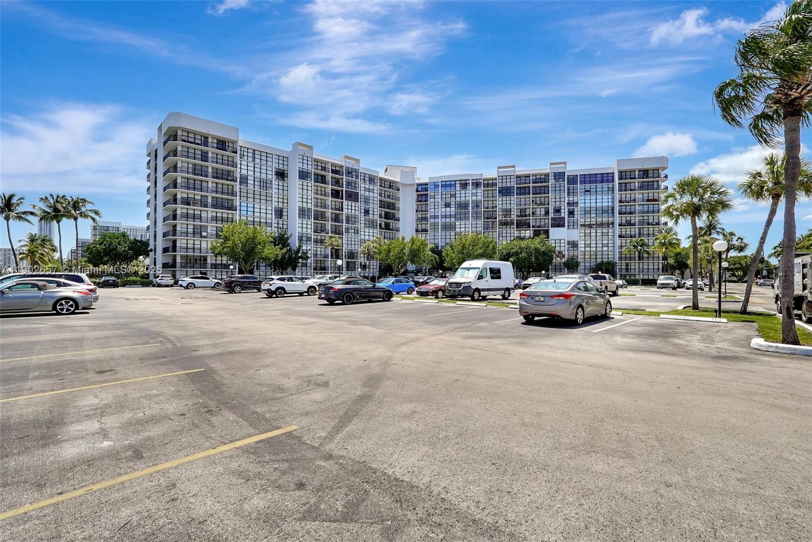 OCEANVIEW PARK CONDO - Residential Lease