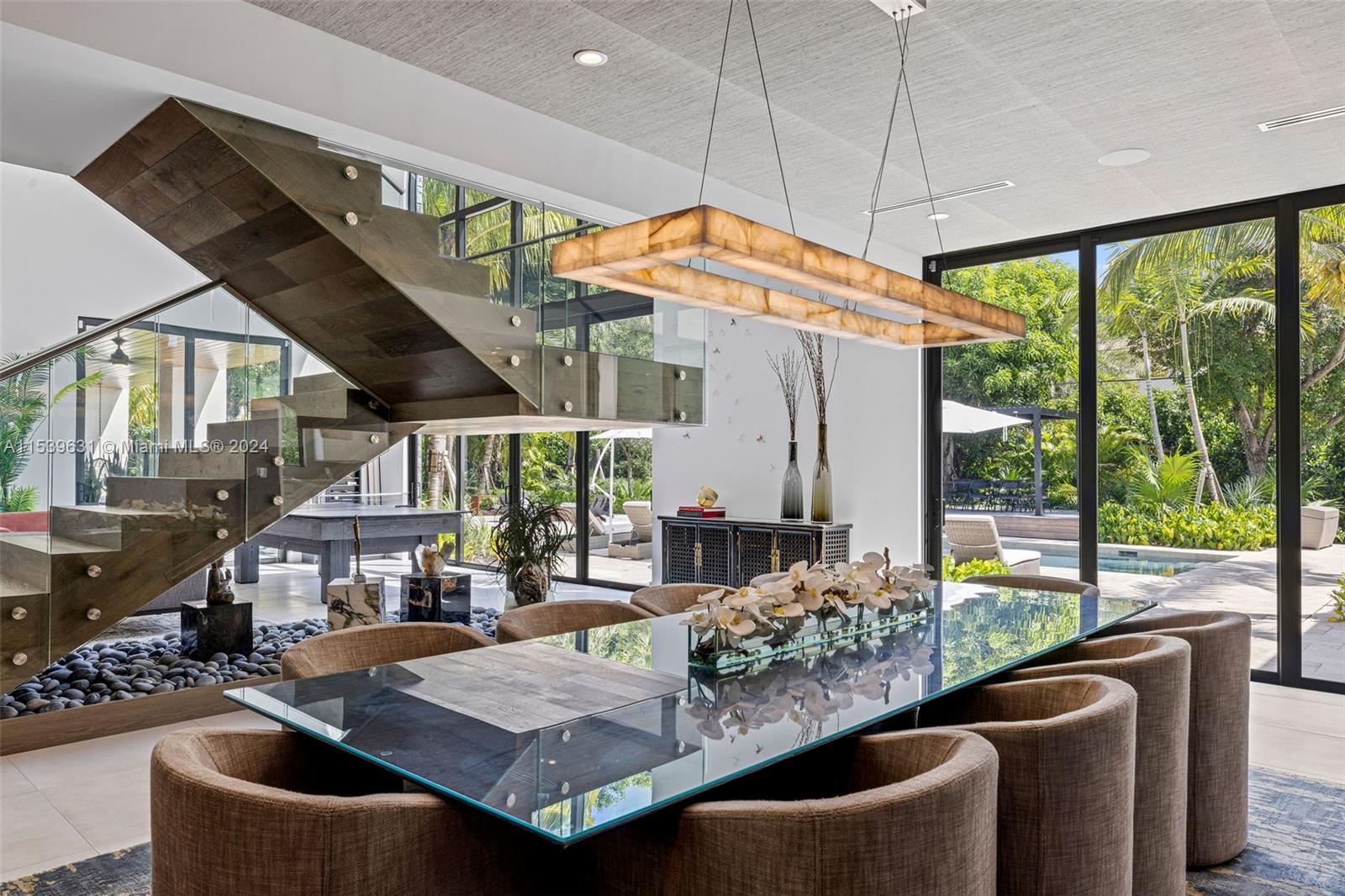 TOWN & RANCH ESTS - Residential