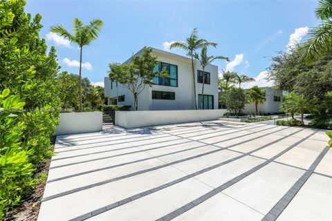 A home in Pinecrest