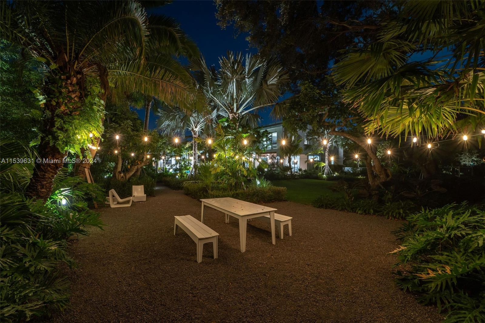 TOWN & RANCH ESTS - Residential