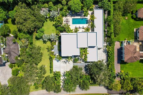 A home in Pinecrest