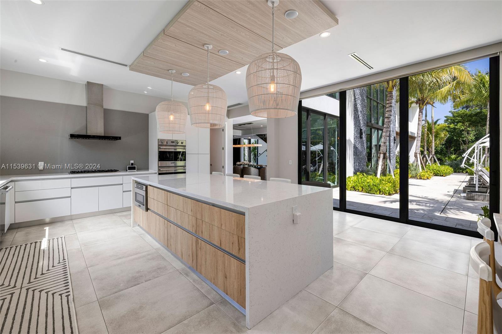 TOWN & RANCH ESTS - Residential