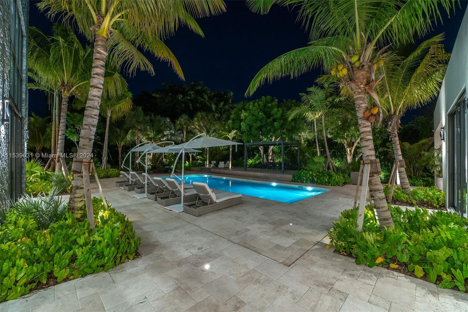 TOWN & RANCH ESTS - Residential