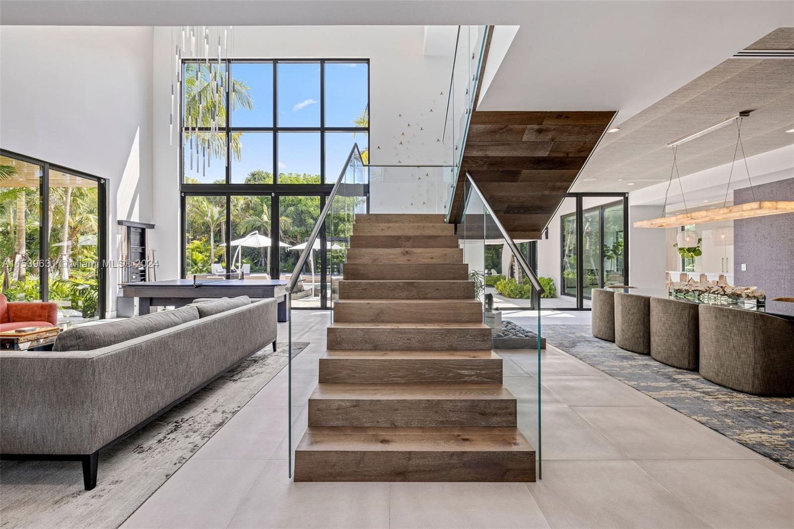 TOWN & RANCH ESTS - Residential