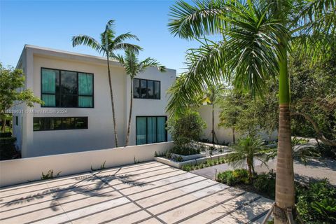 A home in Pinecrest