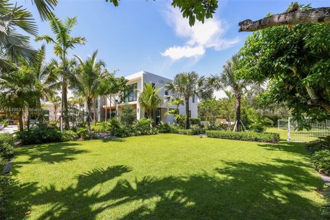 A home in Pinecrest