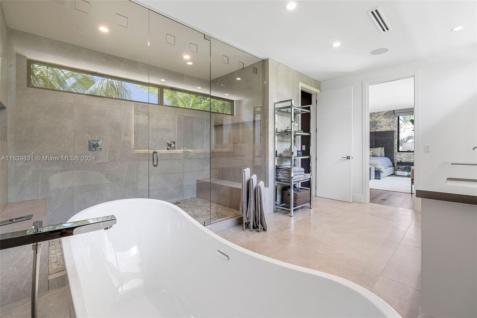 TOWN & RANCH ESTS - Residential