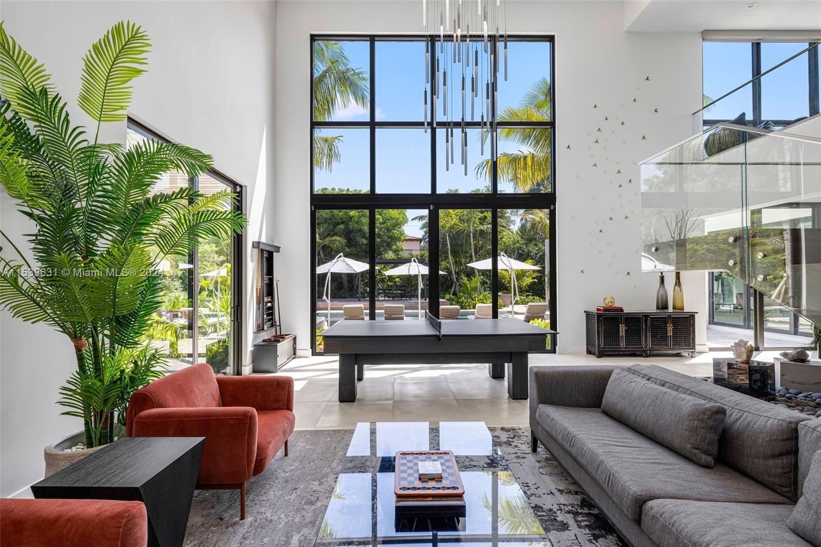 TOWN & RANCH ESTS - Residential