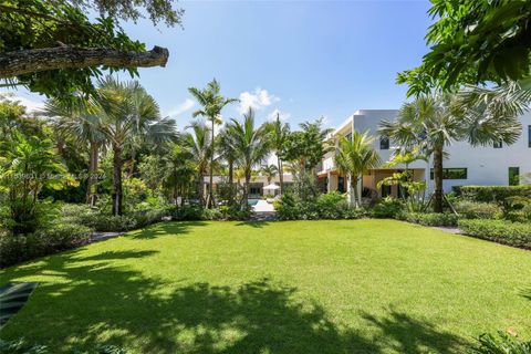 A home in Pinecrest