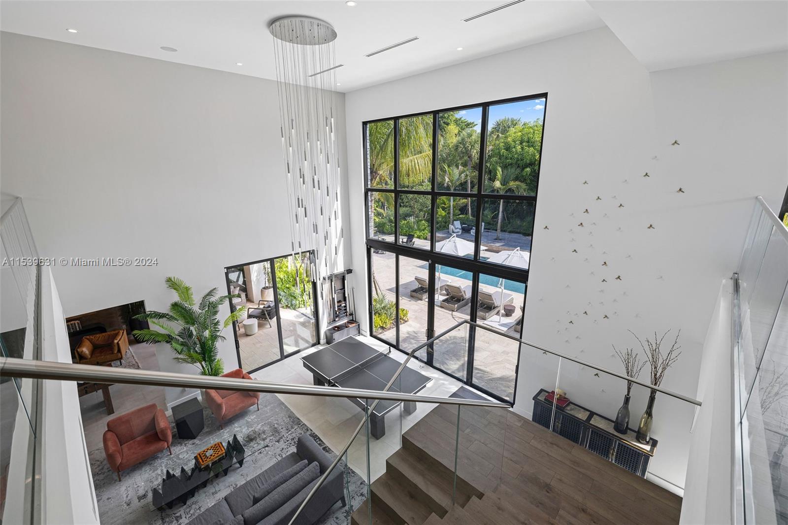 TOWN & RANCH ESTS - Residential