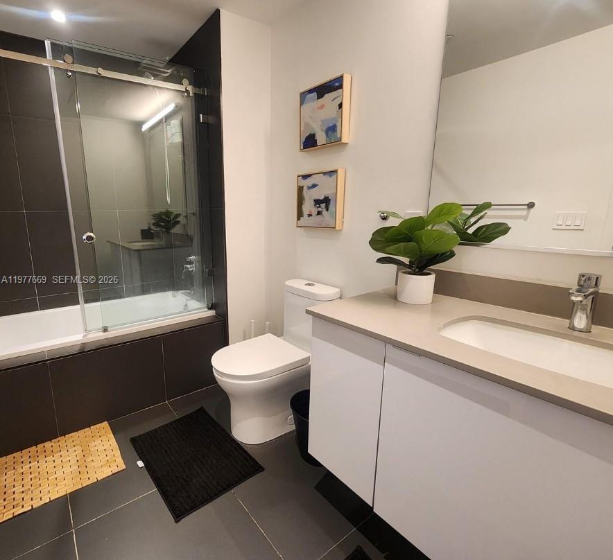 CANVAS CONDO - Residential Lease