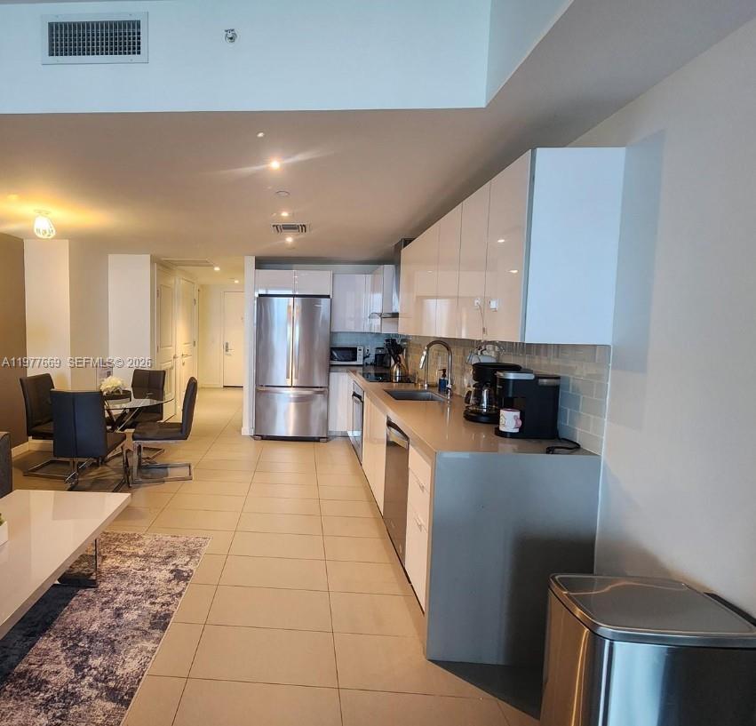 CANVAS CONDO - Residential Lease