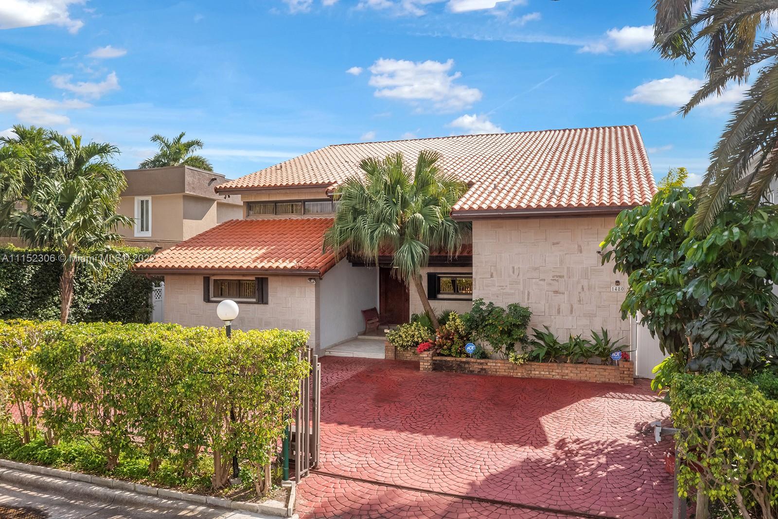 TREASURE ISLAND - Residential