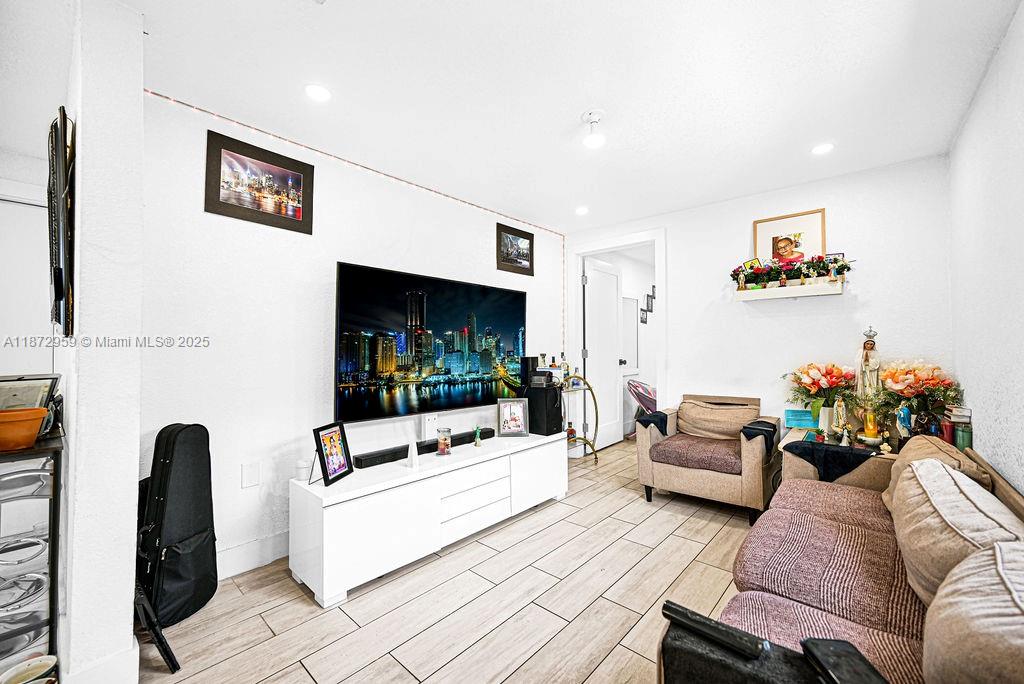 FAIRLAWN - Residential Income