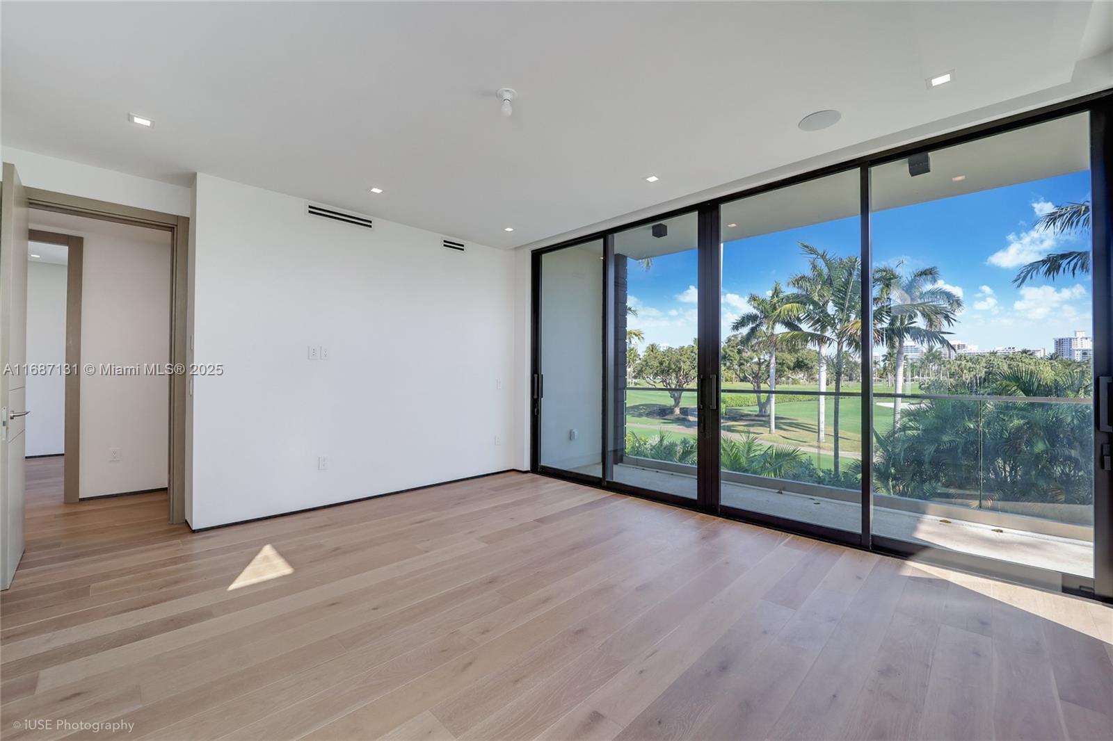 LA GORCE GOLF SUB - Residential