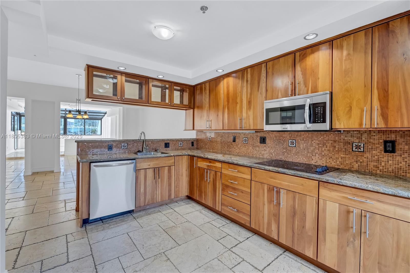 401 Poinciana Dr 1225