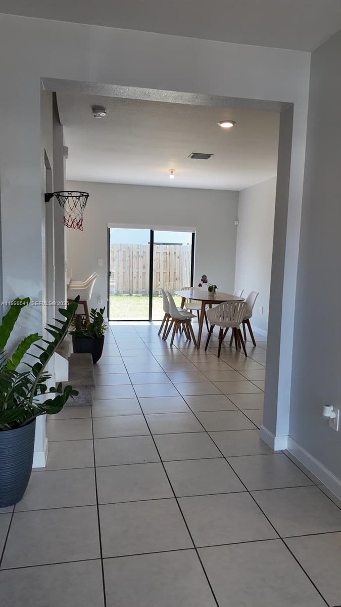 11862 SW 246th Ln, Homestead, FL, 33032/$409,000 4 11862 SW 246th Ln