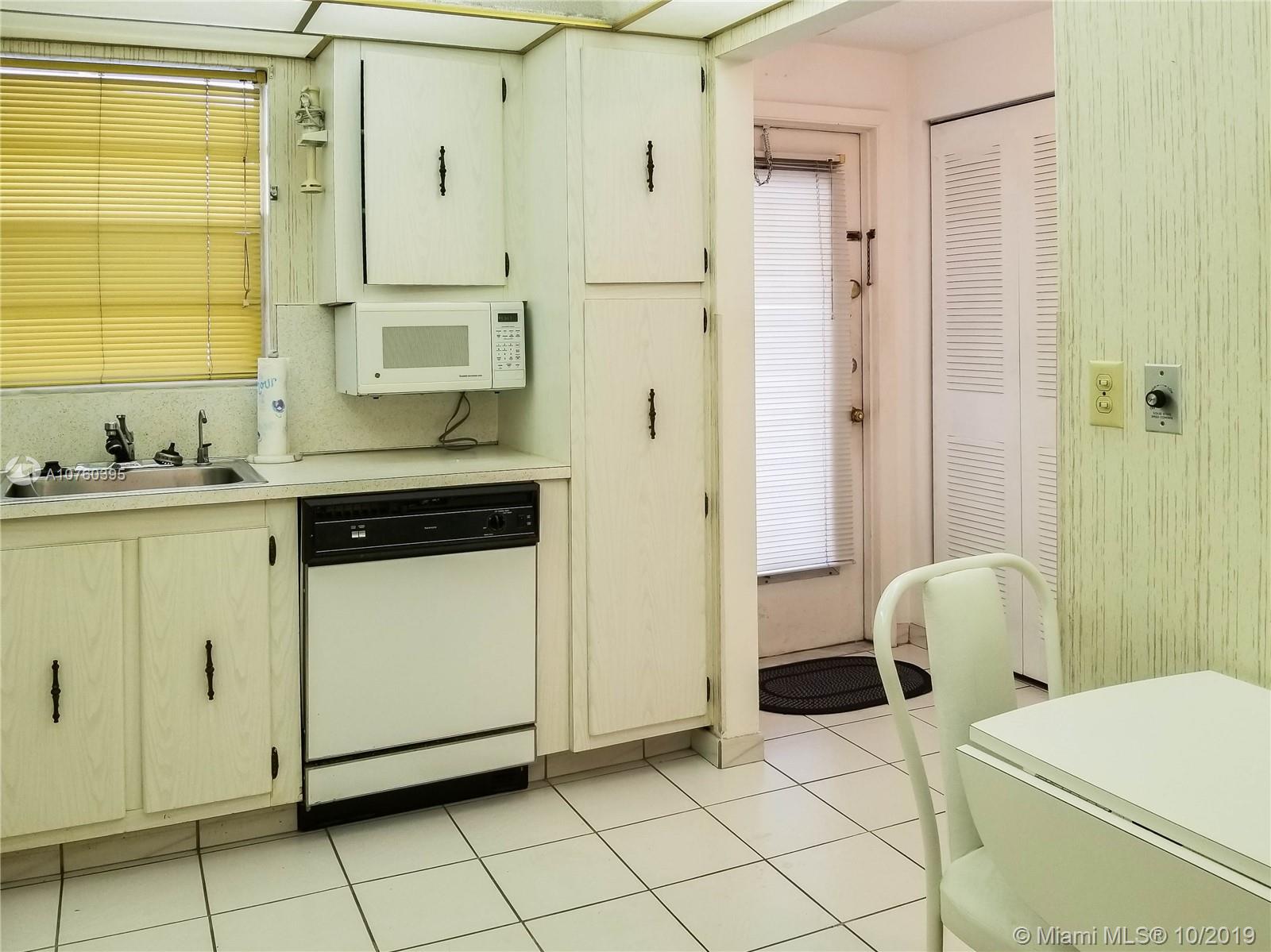 APPLEGREEN APTS 1 - Residential