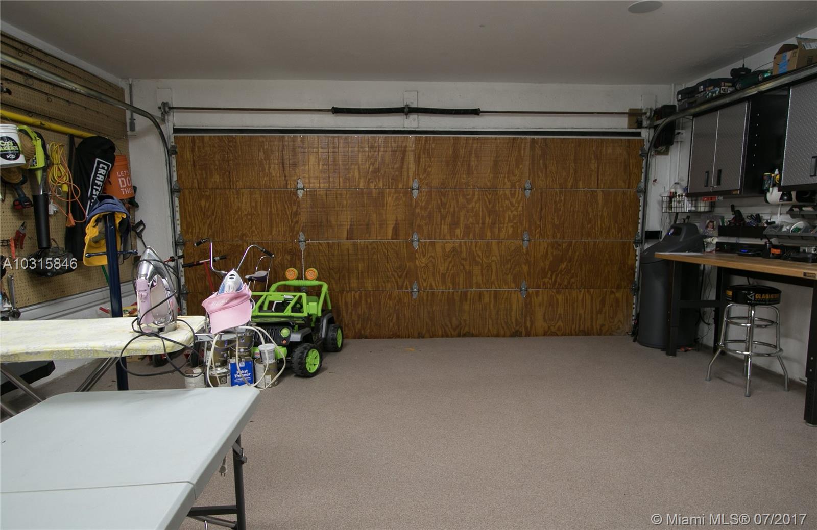 THREE LAKES - Residential Lease