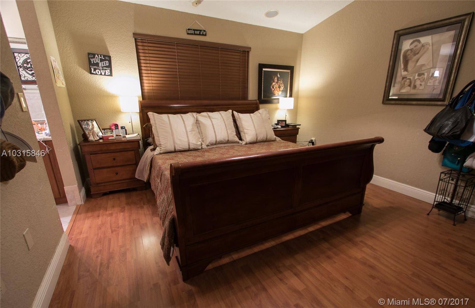 THREE LAKES - Residential Lease