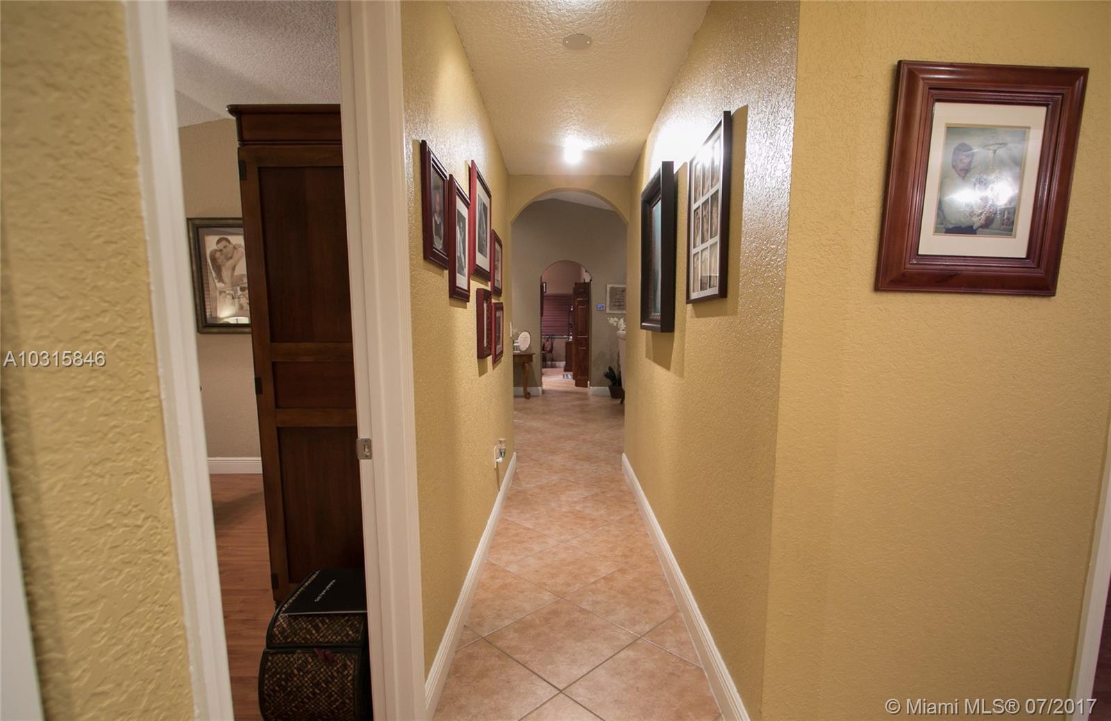 THREE LAKES - Residential Lease