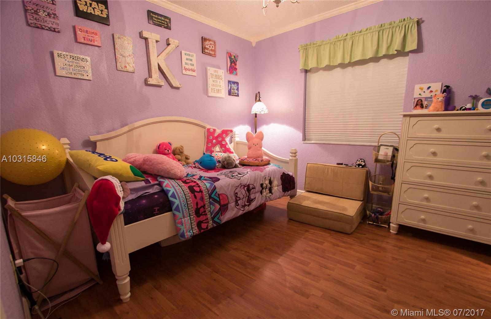 THREE LAKES - Residential Lease