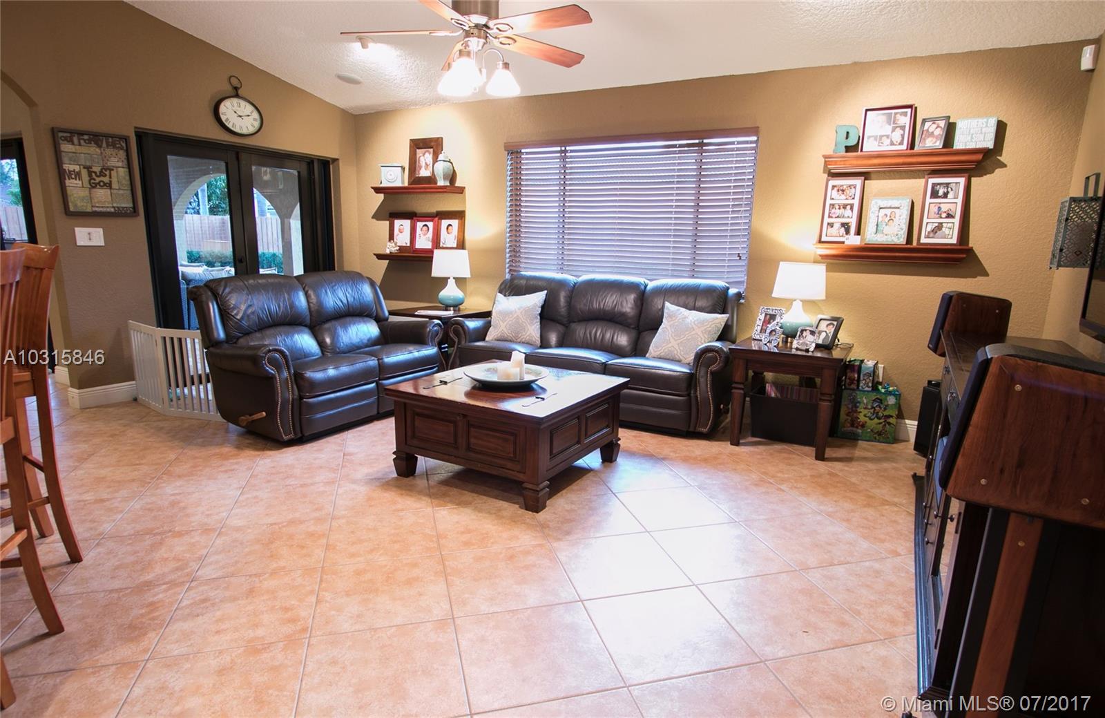 THREE LAKES - Residential Lease