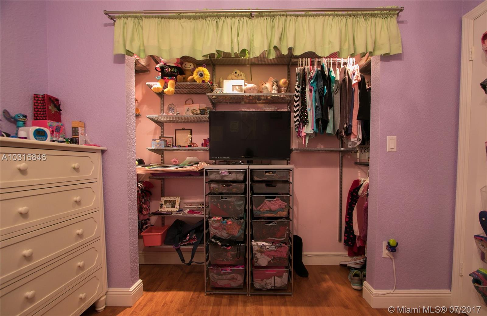 THREE LAKES - Residential Lease