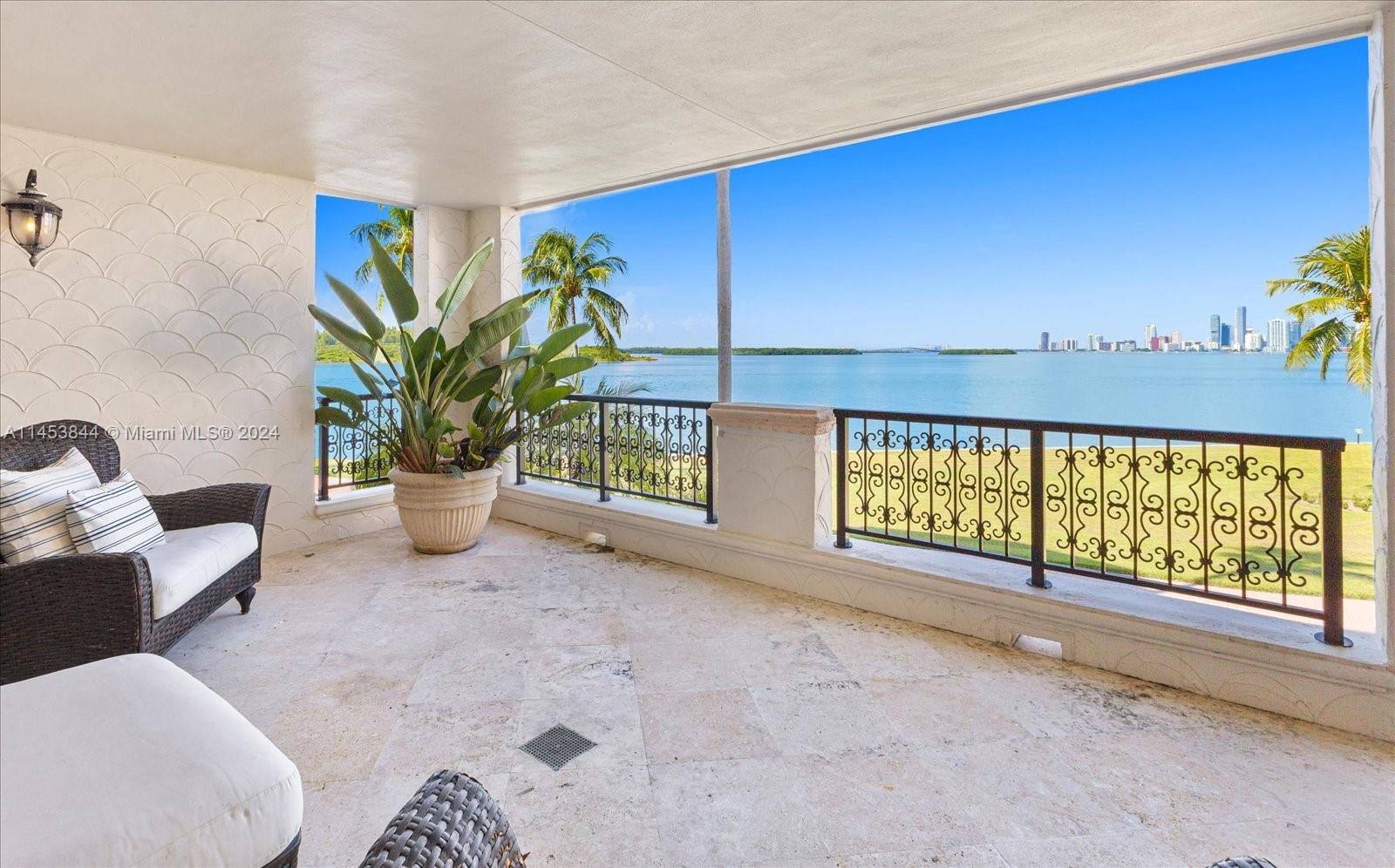 BAYVIEW AT FISHER ISL CON - Residential