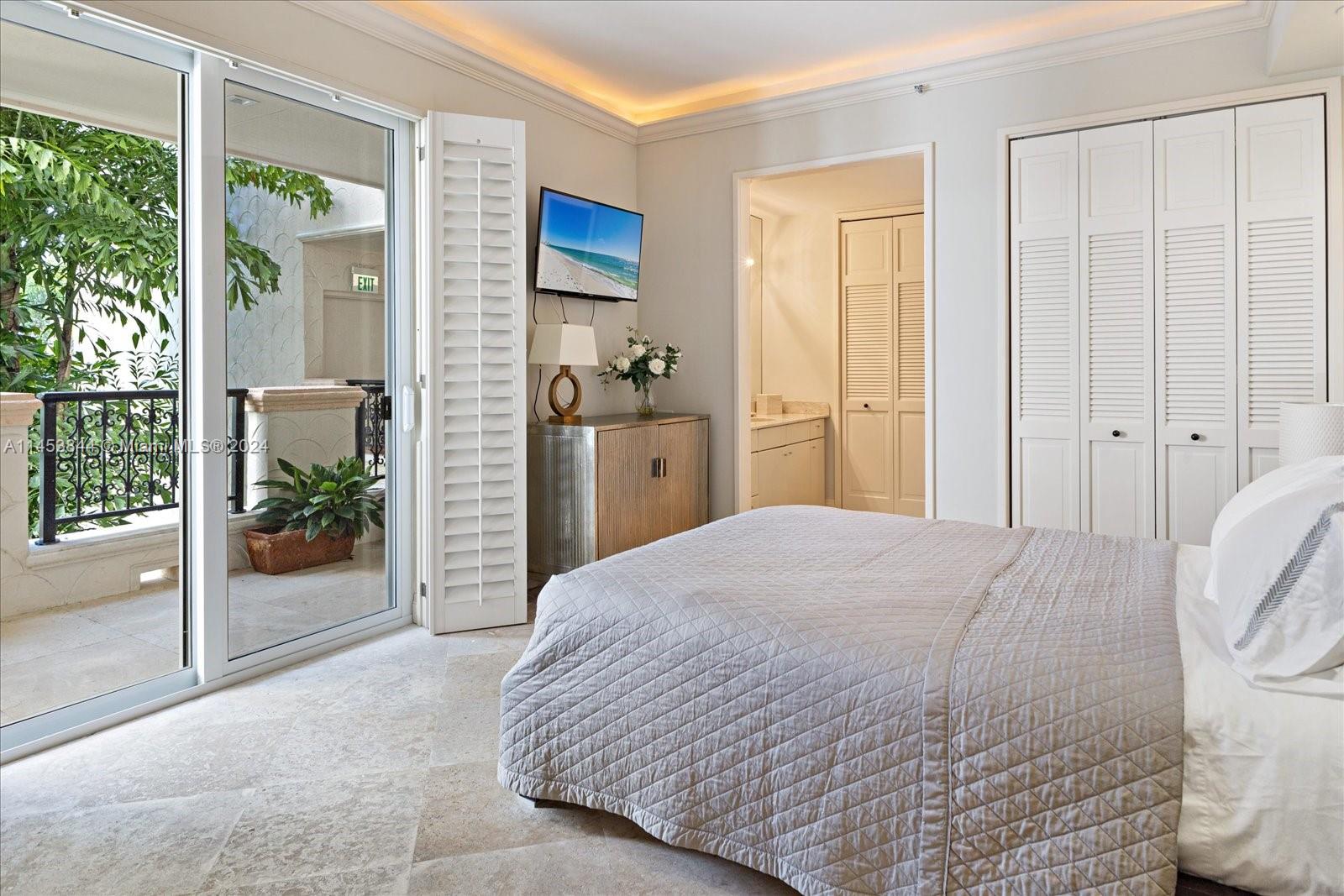 BAYVIEW AT FISHER ISL CON - Residential