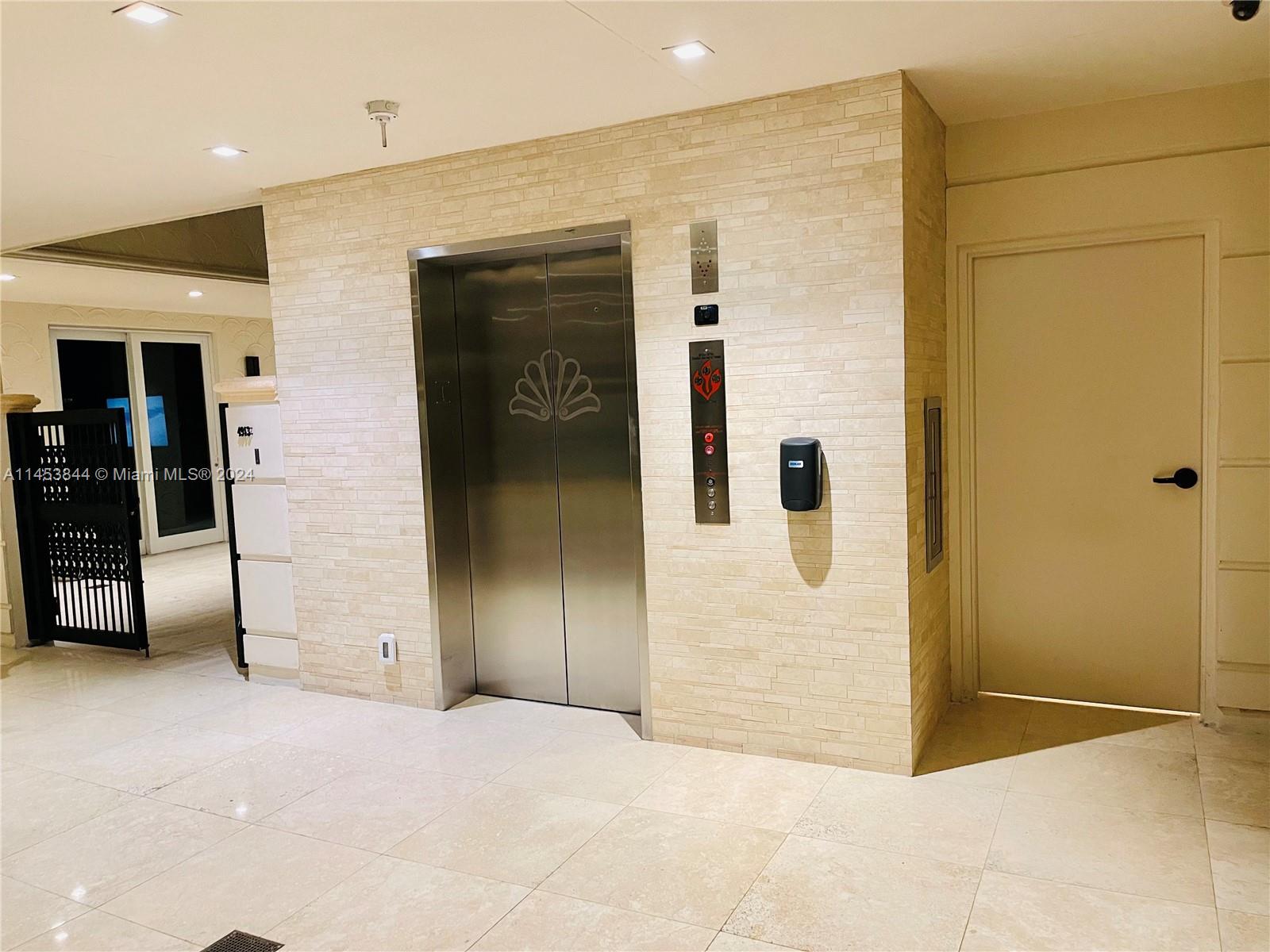 BAYVIEW AT FISHER ISL CON - Residential