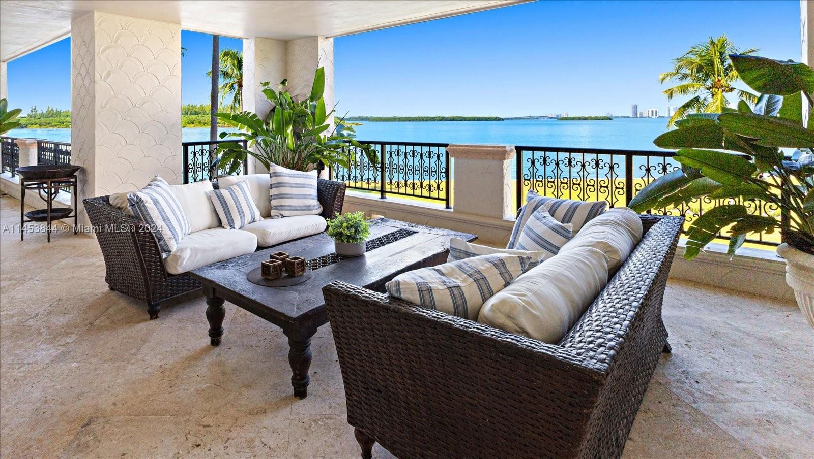 BAYVIEW AT FISHER ISL CON - Residential