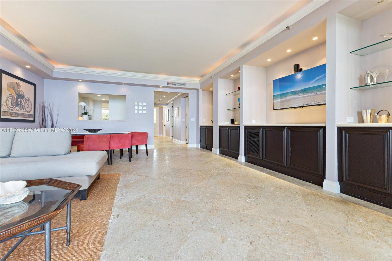 BAYVIEW AT FISHER ISL CON - Residential