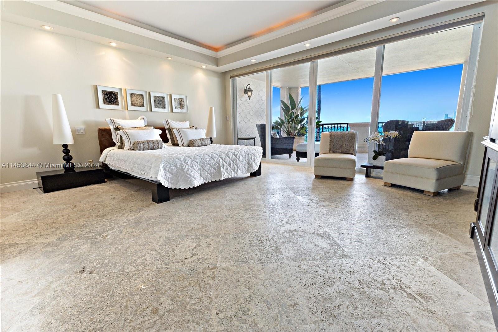 BAYVIEW AT FISHER ISL CON - Residential