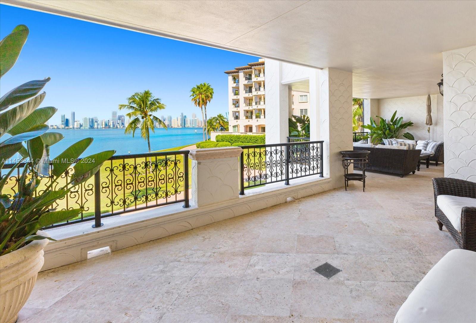 BAYVIEW AT FISHER ISL CON - Residential