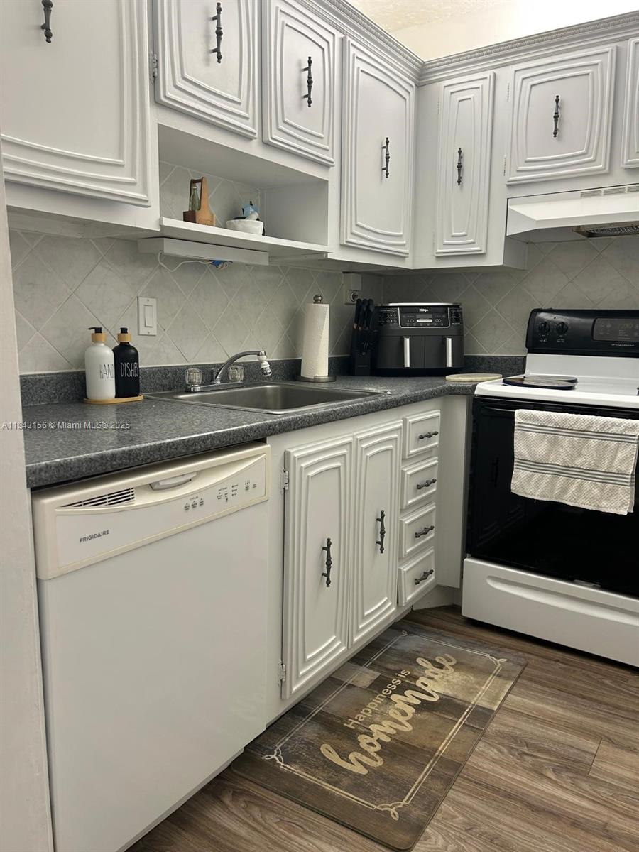 SOMERSET NO FIVE CONDO - Residential Lease