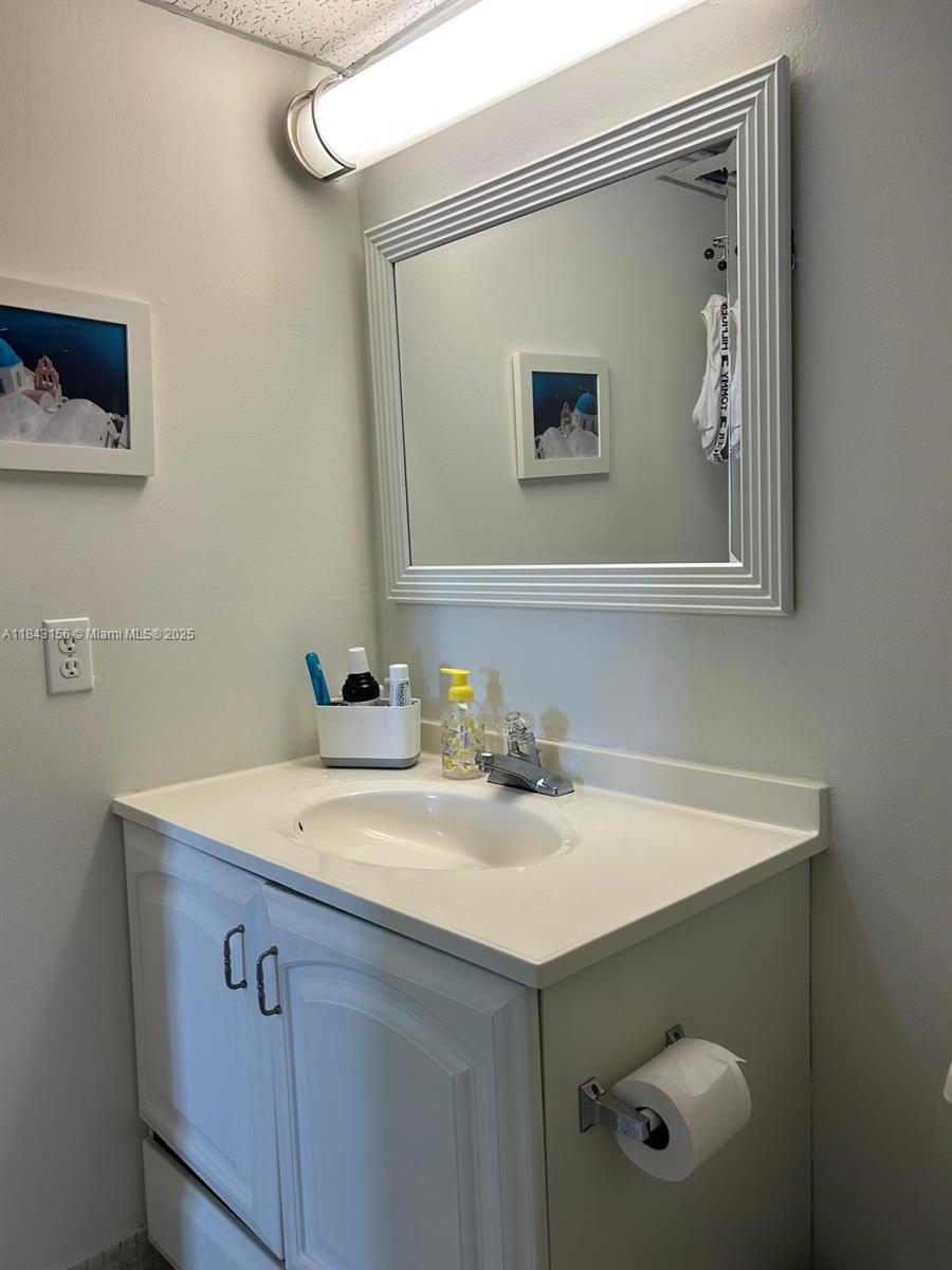 SOMERSET NO FIVE CONDO - Residential Lease