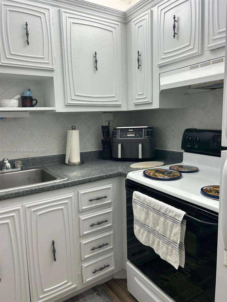 SOMERSET NO FIVE CONDO - Residential Lease