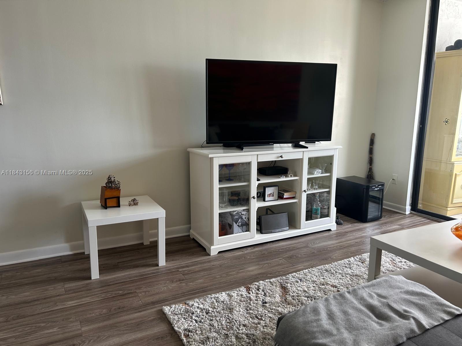 SOMERSET NO FIVE CONDO - Residential Lease