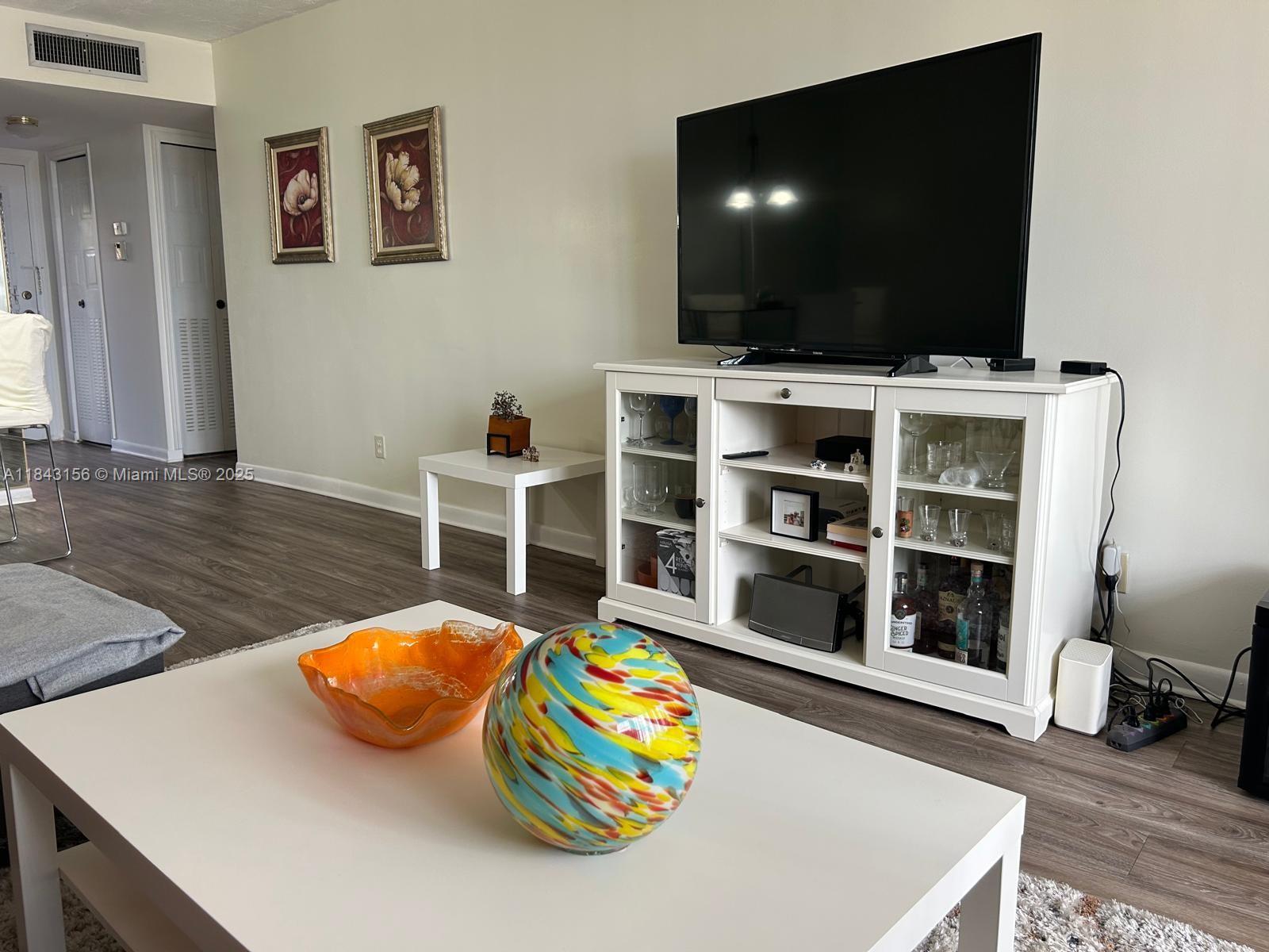 SOMERSET NO FIVE CONDO - Residential Lease