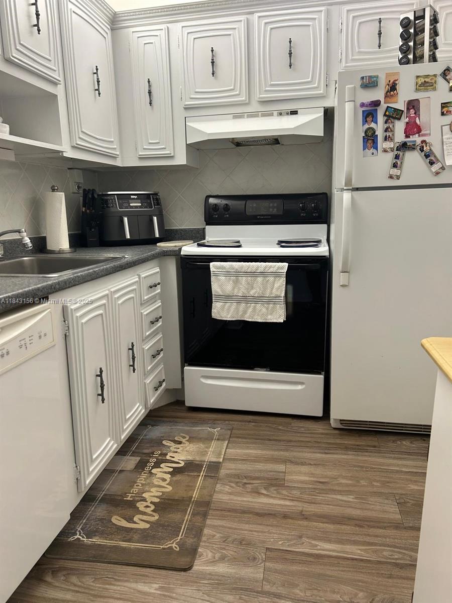 SOMERSET NO FIVE CONDO - Residential Lease