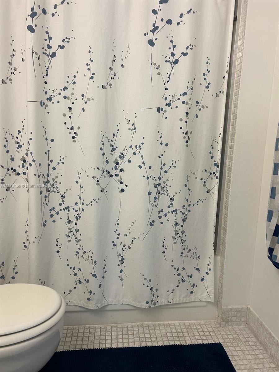 SOMERSET NO FIVE CONDO - Residential Lease