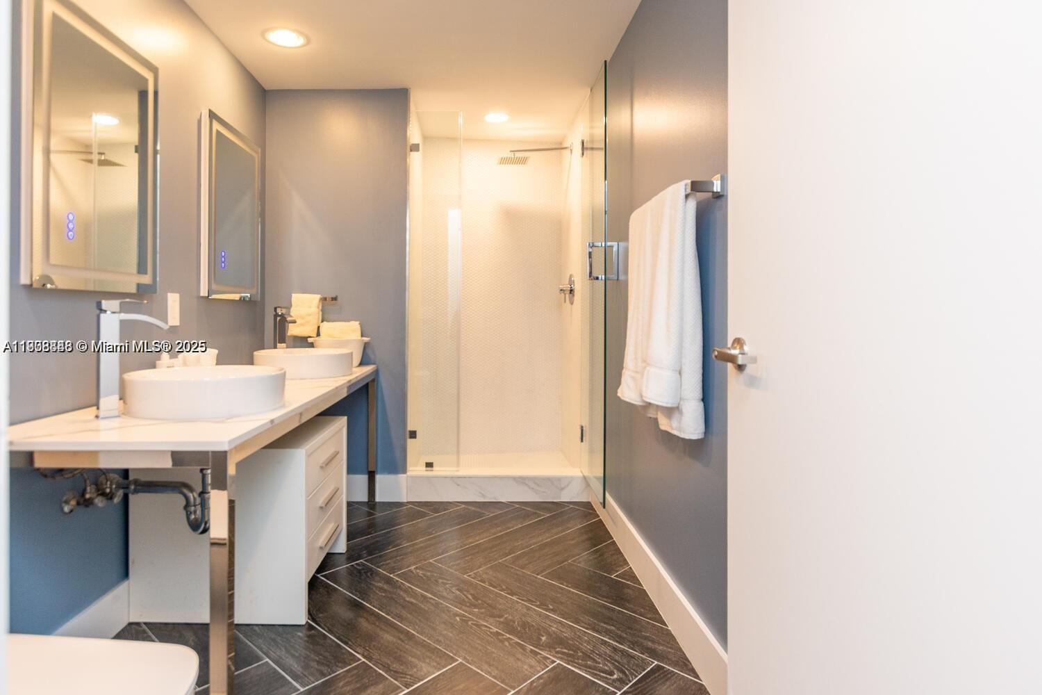 ICON BRICKELL CONDO NO 3 - Residential