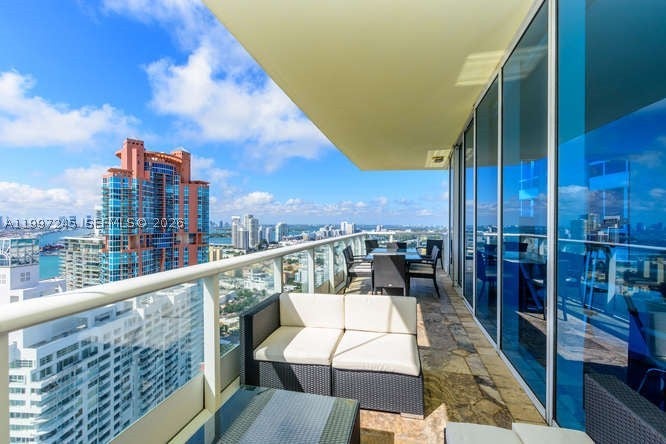 100 S Pointe Dr 3101
