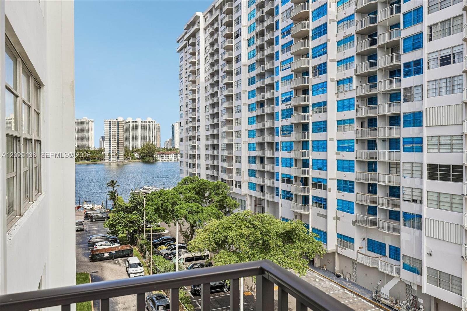 COMMODORE PLAZA CONDO - Residential