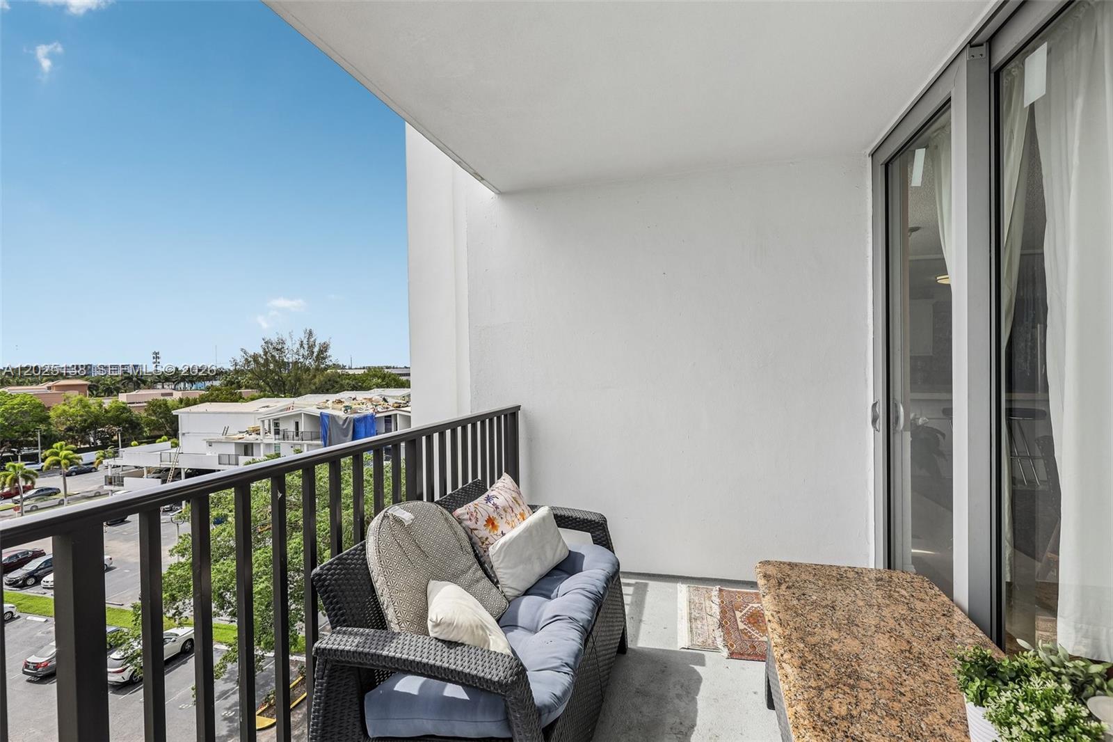 COMMODORE PLAZA CONDO - Residential