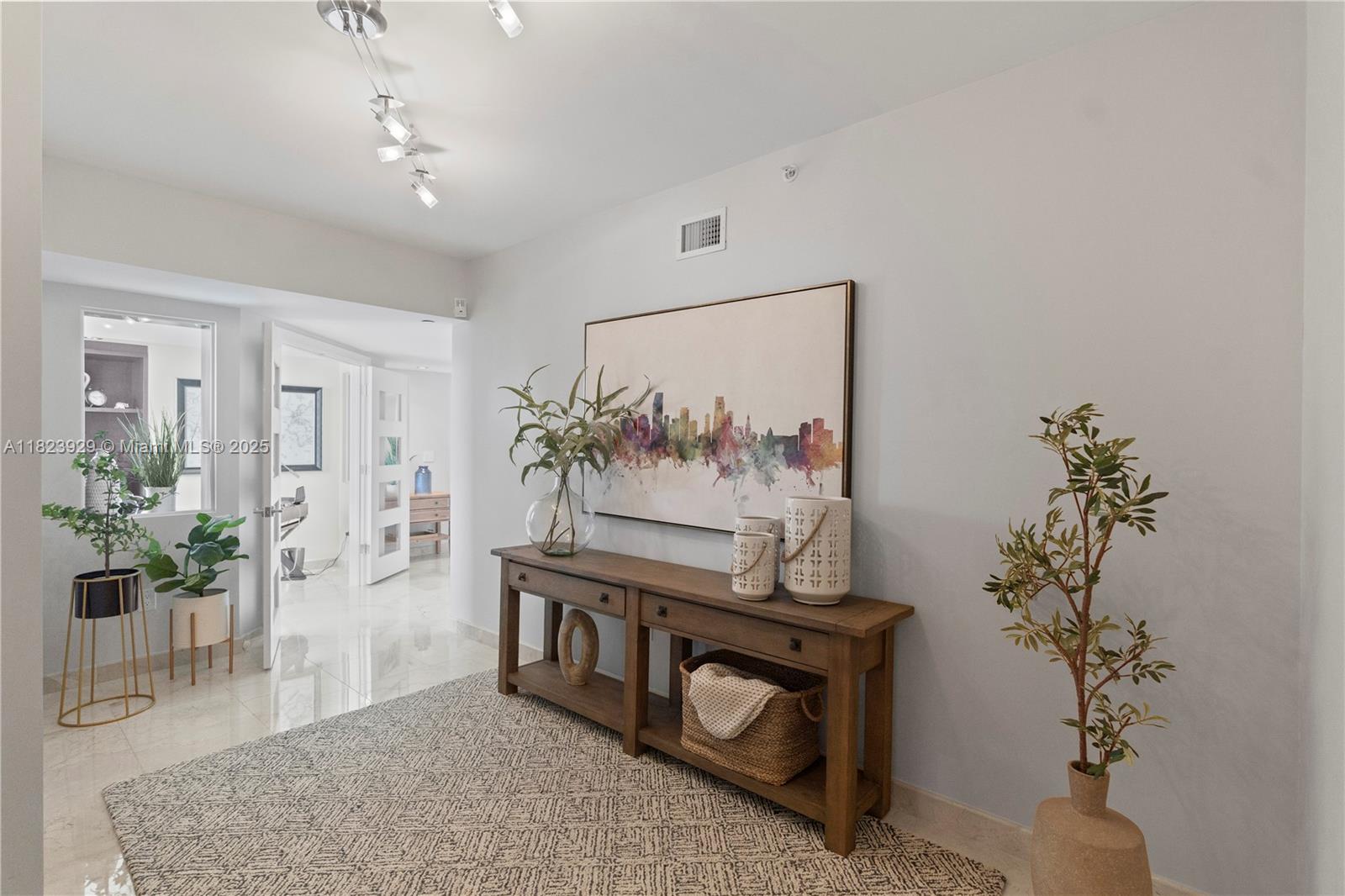 GOLDEN BAY CLUB CONDO - Residential