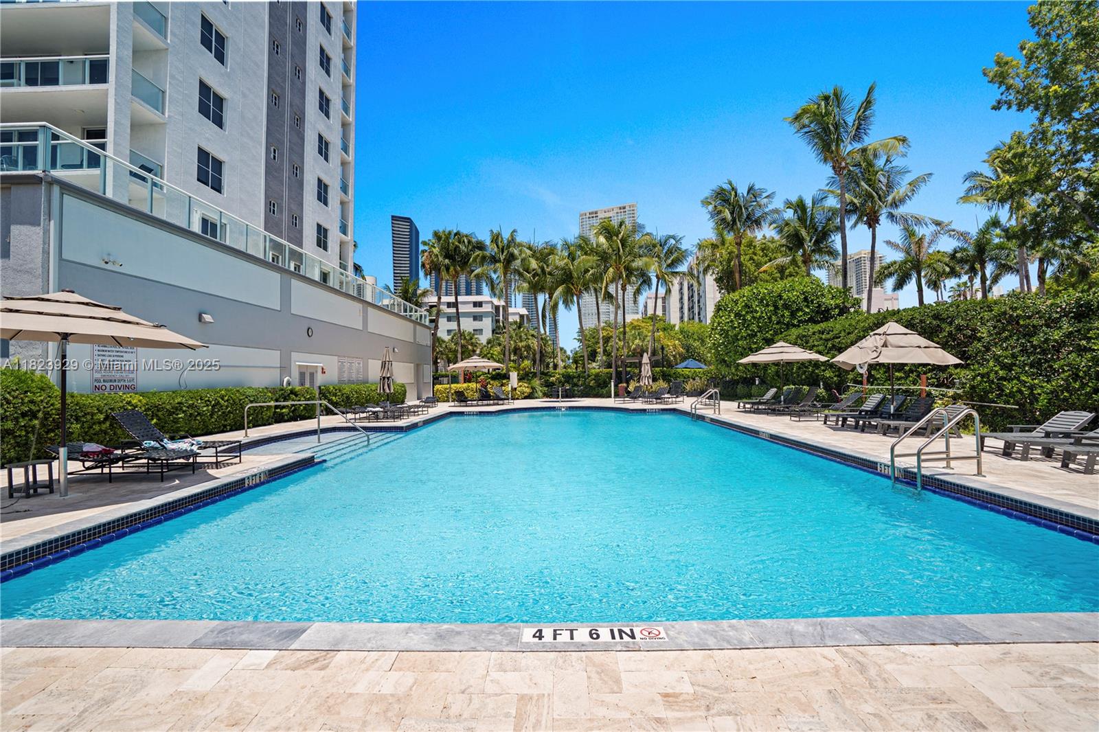 GOLDEN BAY CLUB CONDO - Residential