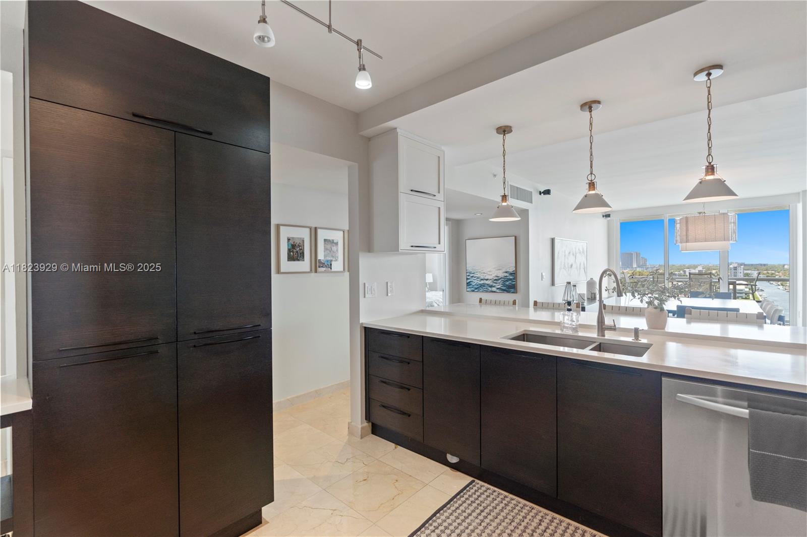 GOLDEN BAY CLUB CONDO - Residential